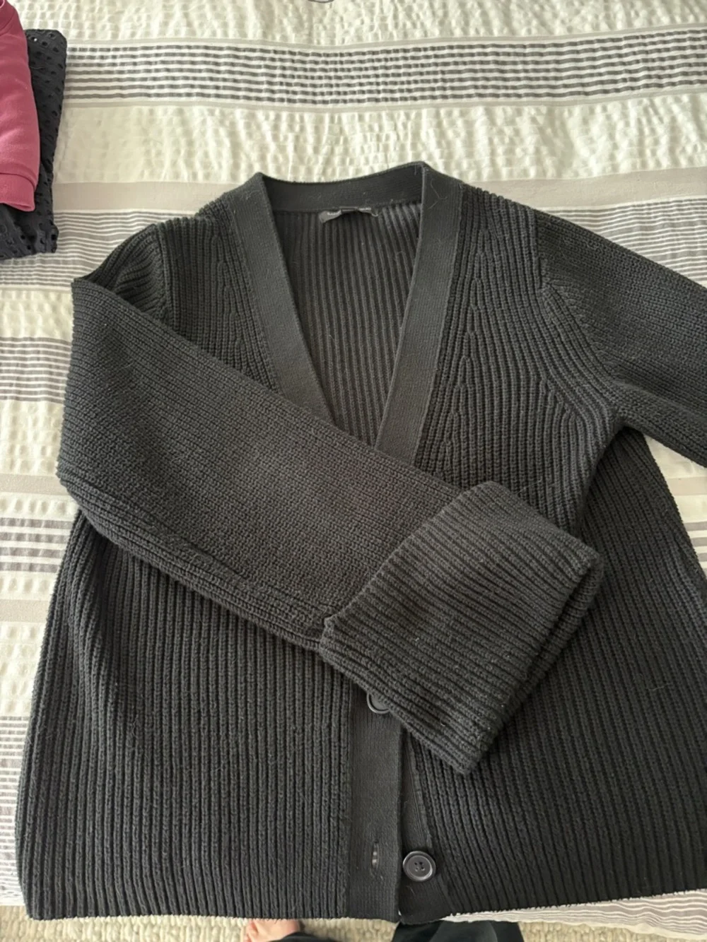 Banana Republic Black V-Neck Button Cardigan - Picture 6 of 8